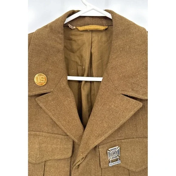 WWII Army Jacket 6th Command Rifle Qualification Staff Sergeant